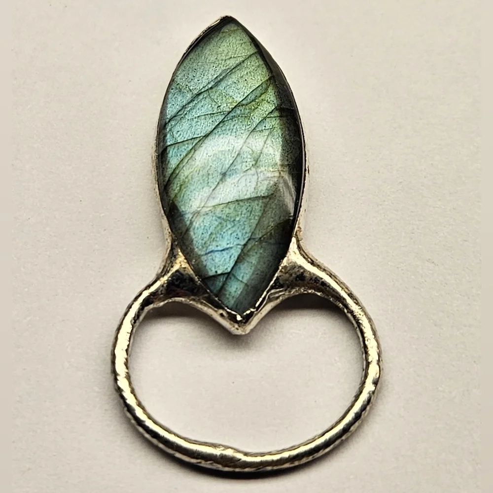 Blue Green Flash Labradorite Pendant